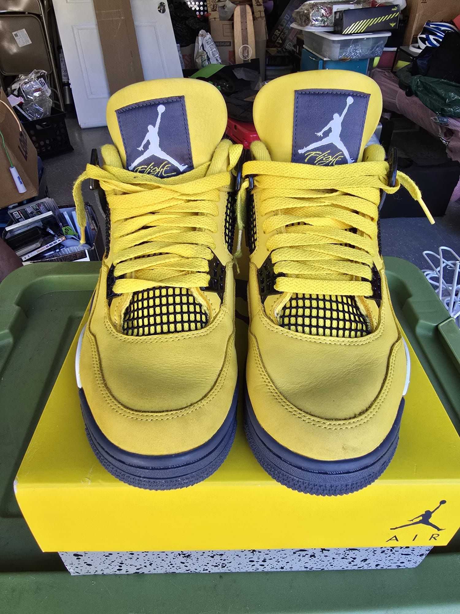 Jordan 4 lightning size 8.5