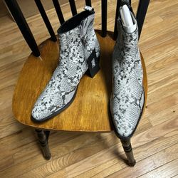 Men Boots Size 10.5