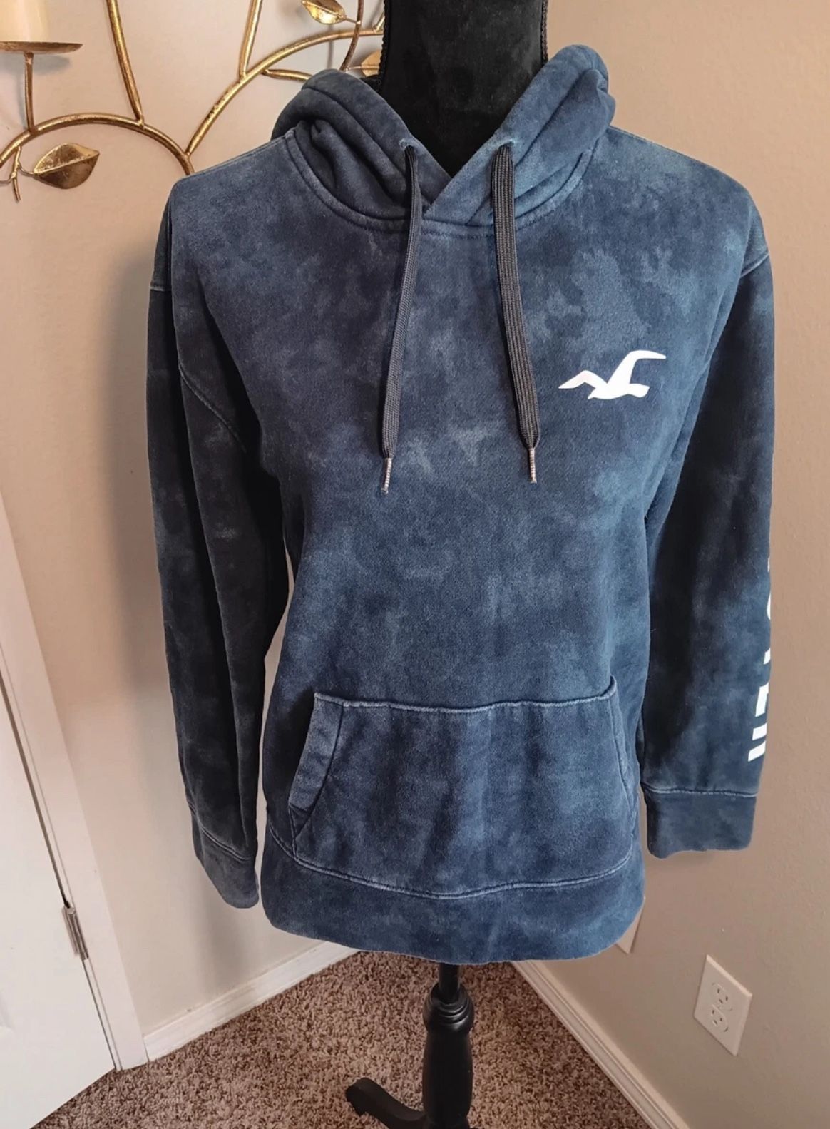 NICE! Hollister Women's Size XS Blue Washed Logo Pullover Hoodie Sweatshirt