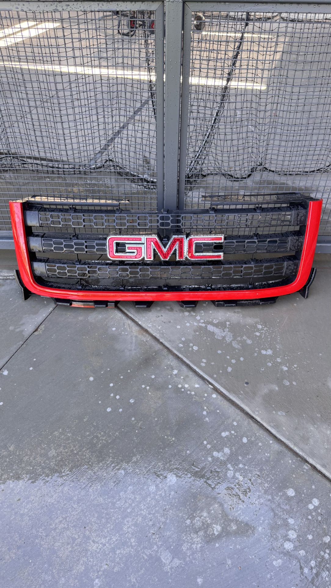 Front Grill - 2011 GMC Sierra 2500 HD