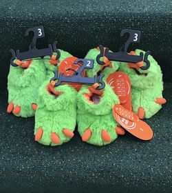 NWT Baby/Toddler Furry, Green, Monster Claw Slippers by Wonder Nation