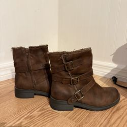 Brown Boots $15 Size 6.5