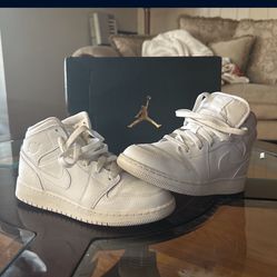 Size 5.5 (GS) Nike Air Jordan 1 Mid All White