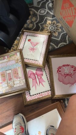Teen bow decor