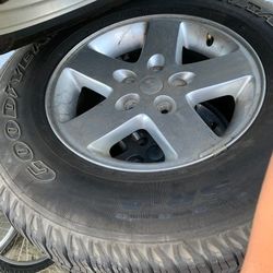 2015 jeep wrangler stock rims n tires.. set of 5
