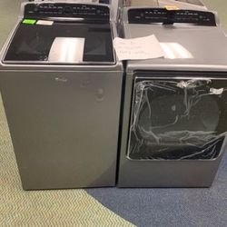 WHIRLPOOL WASHER AND GAS DRYER SET