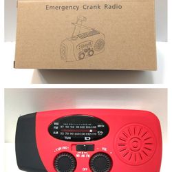 Emergency Solar Hand Crank Radio, Flashlight, Power Source, Micro-USB *NIB*