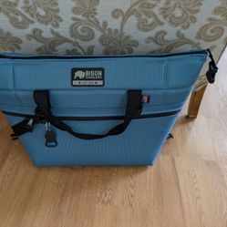 Bison 24 Can Softpac Cooler