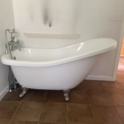 Acrylic Claw Feet Tub