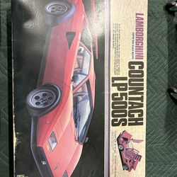 Doyusha Lamborghini Countach LP500S 1/12 Scale model kit unassembled