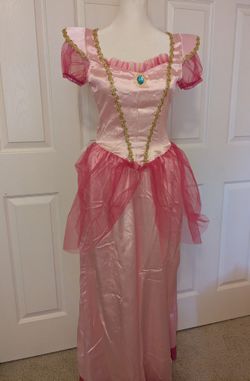 Brand New Princess Peach Costume 