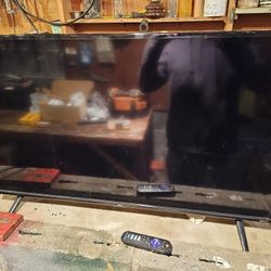 $100  O.B.O /  TCL 40" CLASS 3-SERIES FHD LED SMART ROKU TV - 40S325