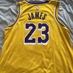 LeBron James Swingman Lakers Jersey. 