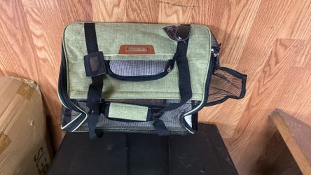 Pet carrier