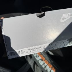 Jordan 5s Wolf Grey Size 12,9 Available 