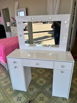 Vanity withe
