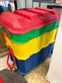 Colored stackable storage containers