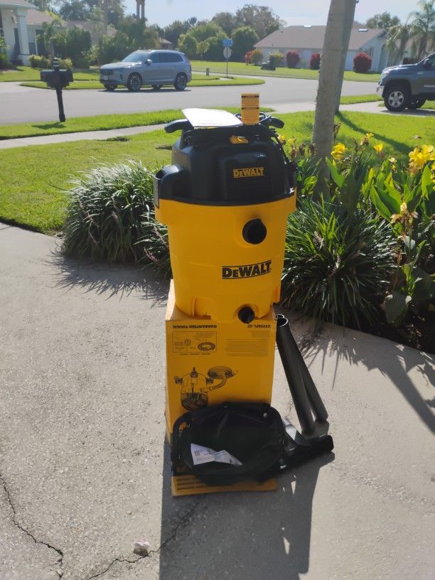 DeWalt 12 Gallon Wet Dry Shop Vac Stealth Sonic Technology Brand New Open Box