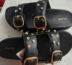 ALDO  chunckey slip on studded sandles  size91/5
