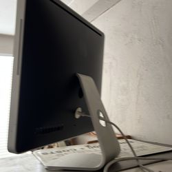 Apple desk top computer