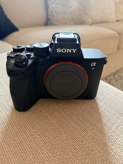 Sony Alpha a7 V Full-Frame Mirrorless Camera - Body Only with Battery