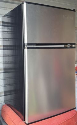 Insignia Mini Fridge