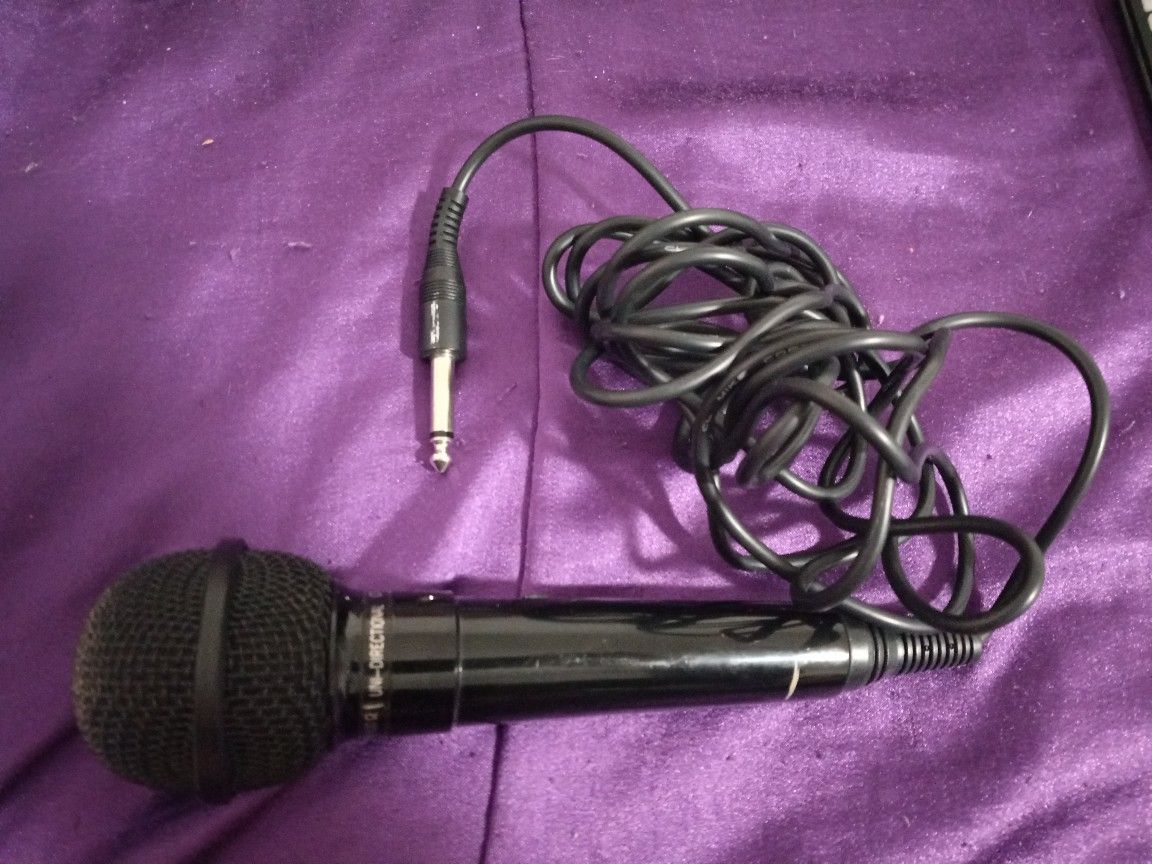 Microphone With Cables. Perfect Condition.