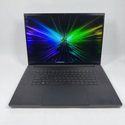 Razer Blade 18 RZ09-0509 18" i9-14900HX 2.2GHz 64GB RAM 8TB SSD GeForce RTX 4080