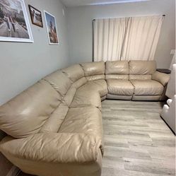 Beautiful Elegant Upscale Luxury Italian Leather Double Recliner Sectional Sofa