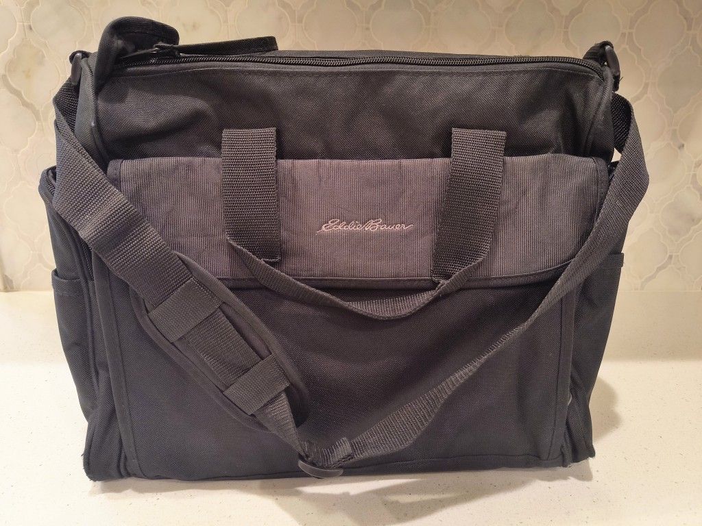 Eddie Bauer Duffel Duffle Bag carry on Travel Suitcase /Overnight/gym bag / diaper/weekender Bag