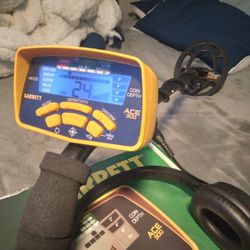 Garrett Ace 300 Metal Detector. 