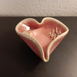 GORGEOUS Artist Signed Art Studio 5" Pinched Glazed Ceramic Bowl.
