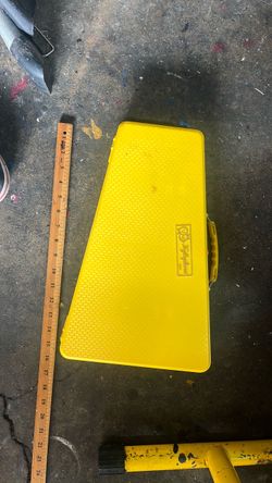 Portable 25 Note  Xylophone Bright Yellow Plastic Case Collapsible Table Top