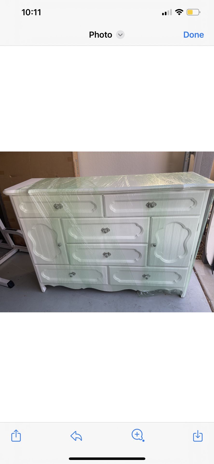 Beautiful Dresser Solid Wood Great Condition!!