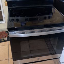 GE Profile Glass Top Stove With Self Cleaning Oven (LIKE NEW)