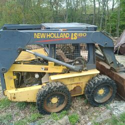 2001 New Holland Ls180 Skid Steer Excavator