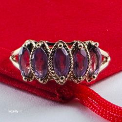 10K Yellow Gold Amethyst Tiara Design Ring Size 8, Solid Gold!/ Anillo de Oro con Amatistas y Diseño de Tiara! 👌🎁Post Tags: 10k 14k