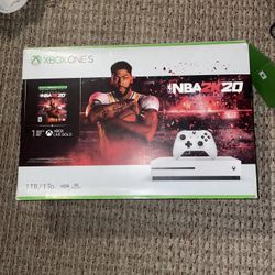 Xbox One S  Look Description 