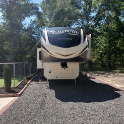 2020 5th wheel superglide hitch included!!! 5th wheel superglide hitch included!!!