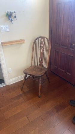 19th Century English Windsor Side Chair Elm Wood Wheel Back