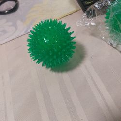 Dog Squeak Spiked Toy 4.3 Inch