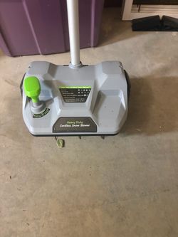 Electric snow remover