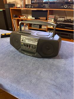 Vintage Sony CFD-V15 Boombox – CD, Radio, & Cassette Player