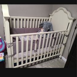 Off White Wooden Baby Crib