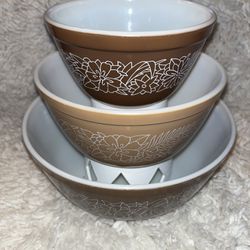 Vintage Pyrex Woodland Flower Mixing Bowls