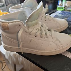 WOMENS NIKE HI-TOPS