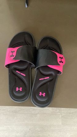 Under armor women’s size 9