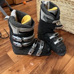 Ski boots 