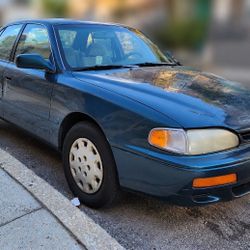 🚗 Toyota Camry LE – Under 100K Miles!
