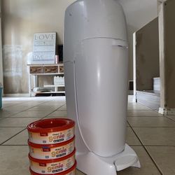 Diaper Genie - WITH 4 REFILLS